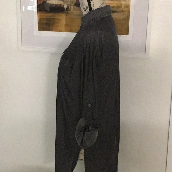 New York & company button down shirt. - Picture 2 of 7